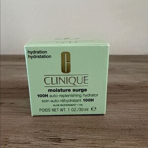 CLINIQUE -Moisture Surge™ 100H Auto-Replenishing Hydrator Gel- Cream Moisturizer